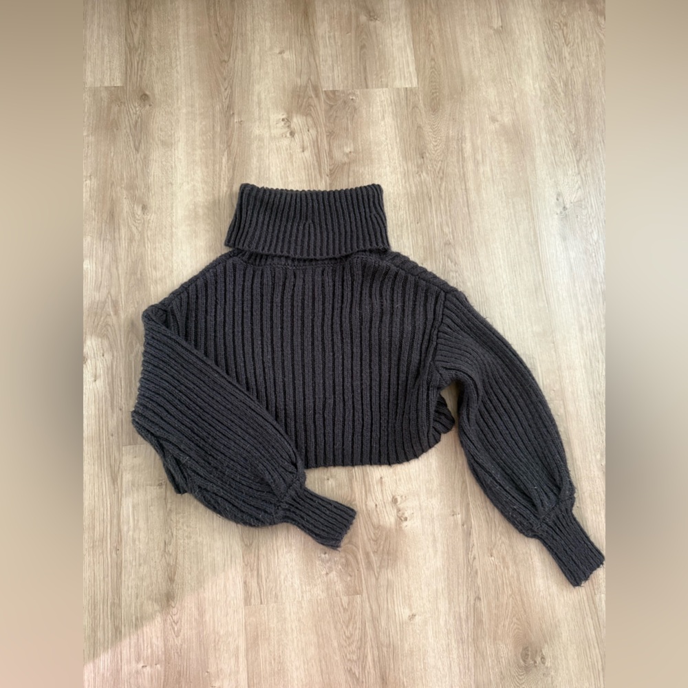 Urban Outfitters Charcoal Ribbed Cropped Turtleneck Sweater